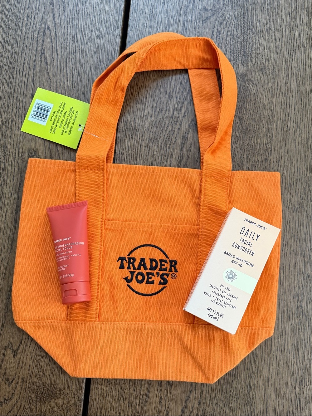 Trader Joe’s Trio: Mini Tote + Daily Facial Sunscreen (50ml) +Facial Scrub (56g) - Picture 9 of 9